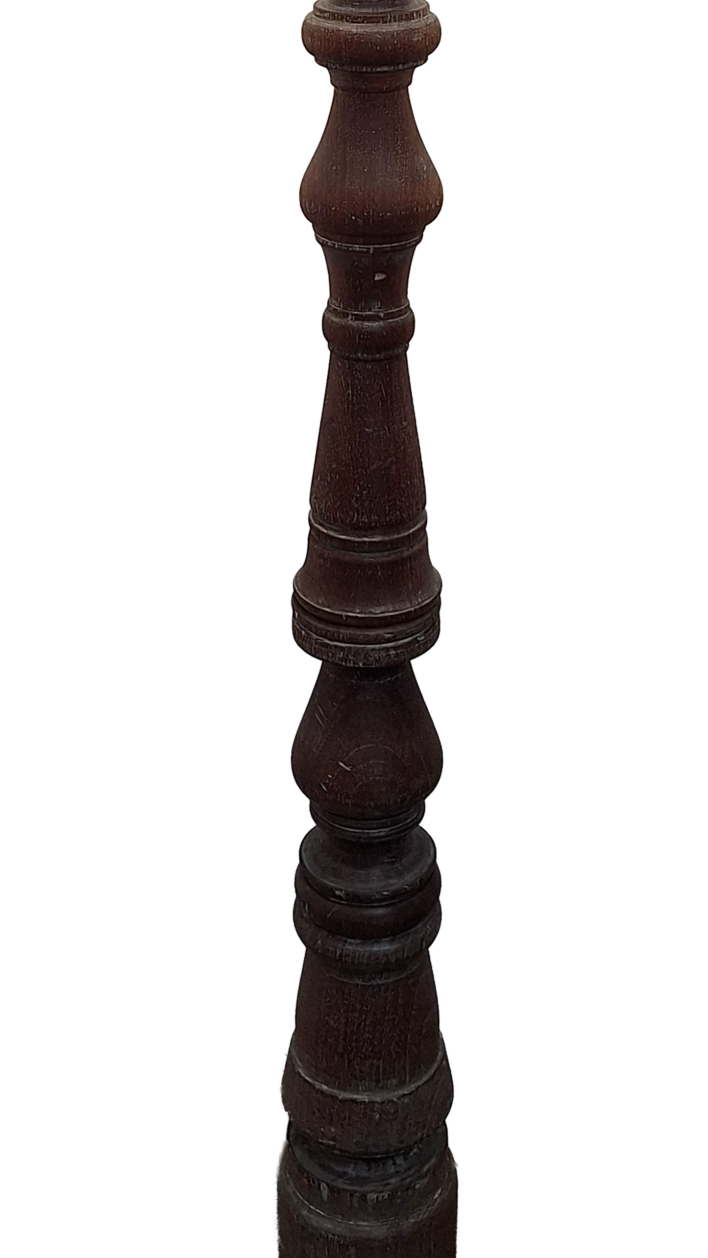 Lámpara de pie base torneada